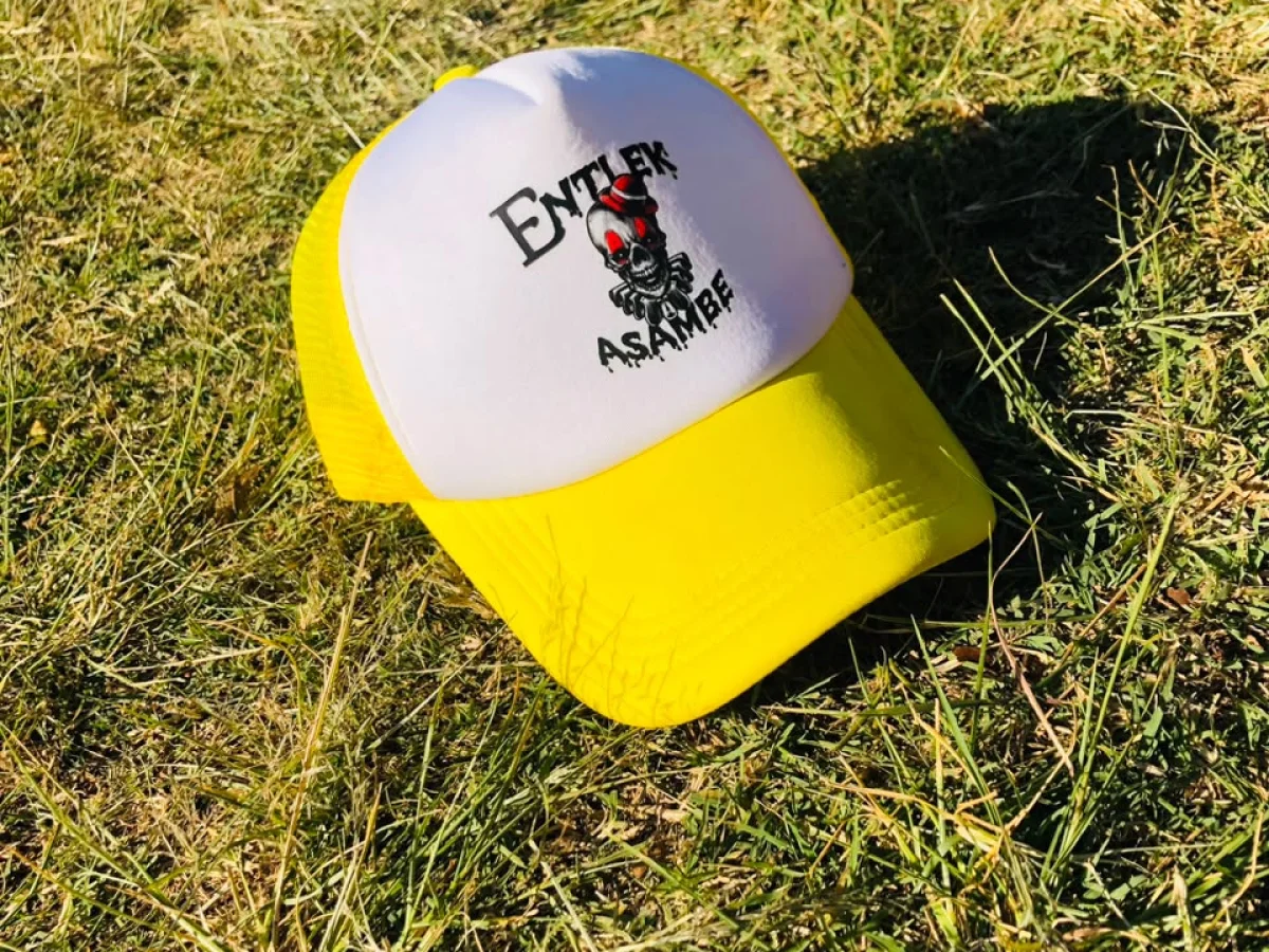 Entlek Asambe clothing item